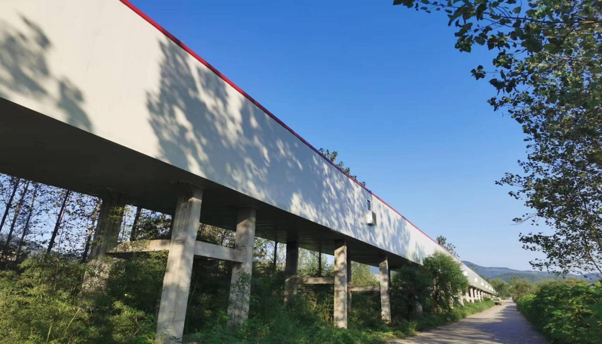 我公司承接的宣城海螺1005礦山石灰石皮帶輸送廊道封閉降噪工...